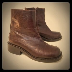 Frye brown boots 6 D